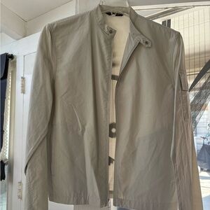 DKNY Cream and Black Fabric Detail